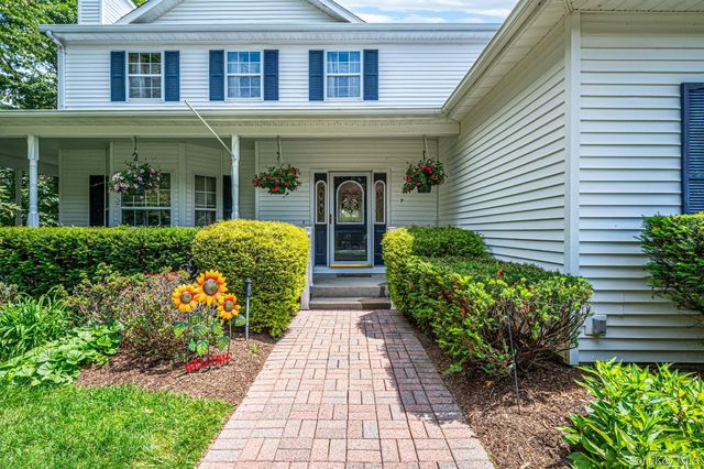 191 Natures Lane, Miller Place, NY 11764
