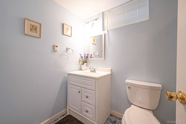 191 Natures Lane, Miller Place, NY 11764