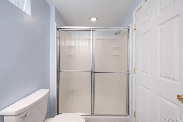 191 Natures Lane, Miller Place, NY 11764