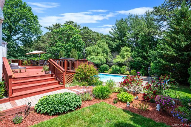 191 Natures Lane, Miller Place, NY 11764