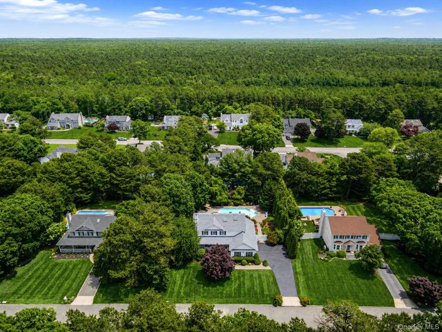 191 Natures Lane, Miller Place, NY 11764