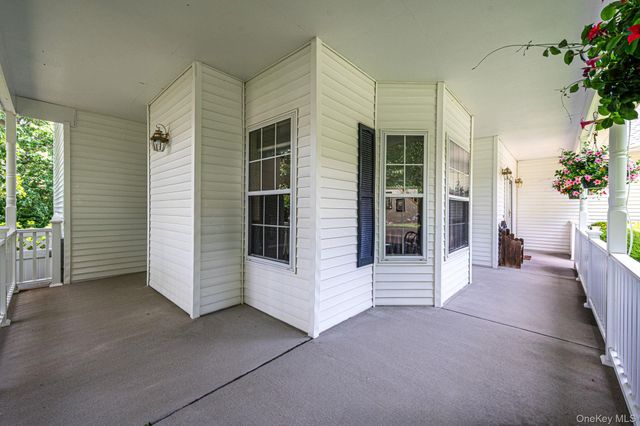 191 Natures Lane, Miller Place, NY 11764