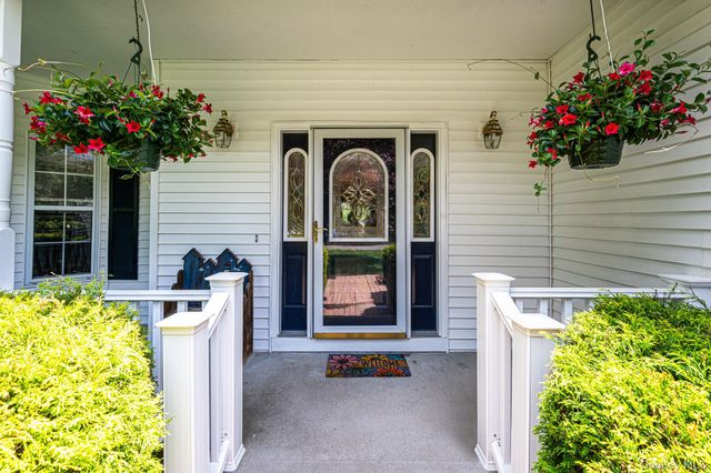191 Natures Lane, Miller Place, NY 11764