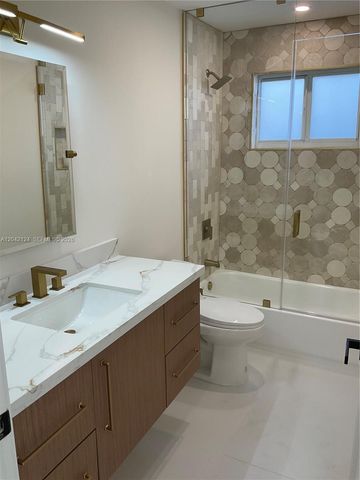 2315 NW 3rd St, Miami, FL 33125