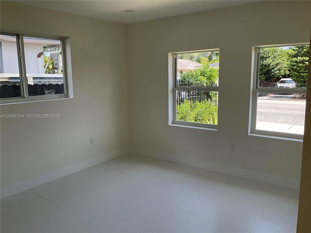 2315 NW 3rd St, Miami, FL 33125