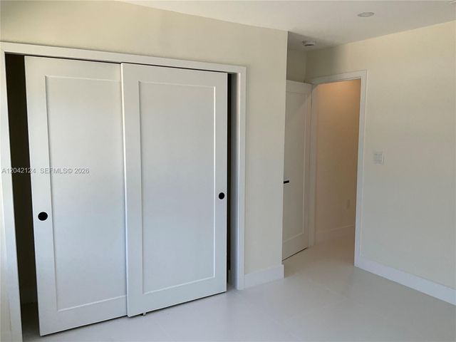 2315 NW 3rd St, Miami, FL 33125