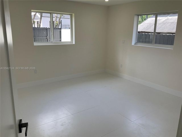 2315 NW 3rd St, Miami, FL 33125