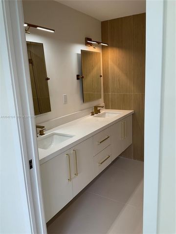 2315 NW 3rd St, Miami, FL 33125