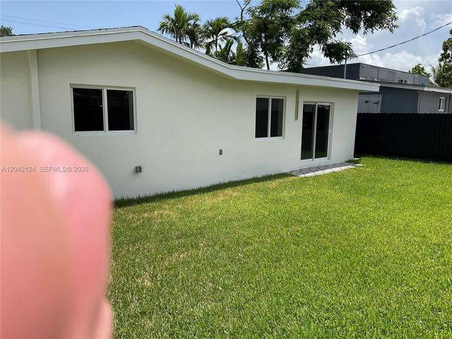 2315 NW 3rd St, Miami, FL 33125