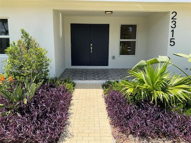 2315 NW 3rd St, Miami, FL 33125