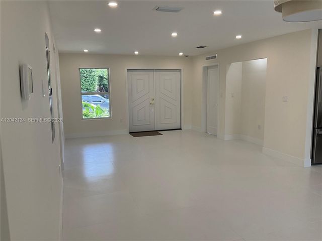 2315 NW 3rd St, Miami, FL 33125