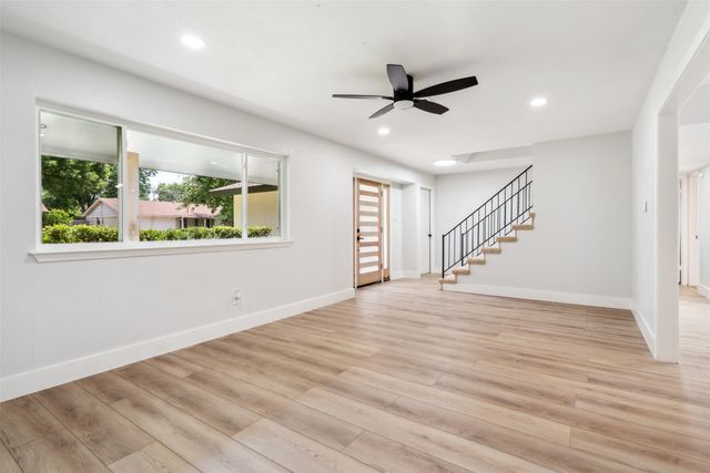 604 Buffalo Drive, Arlington, TX 76013