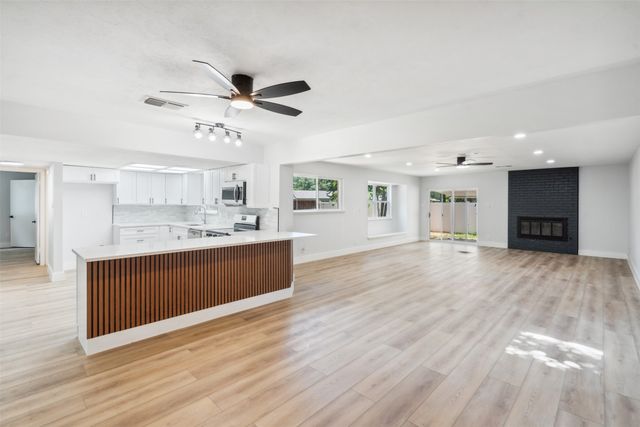 604 Buffalo Drive, Arlington, TX 76013