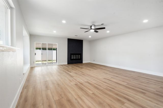 604 Buffalo Drive, Arlington, TX 76013