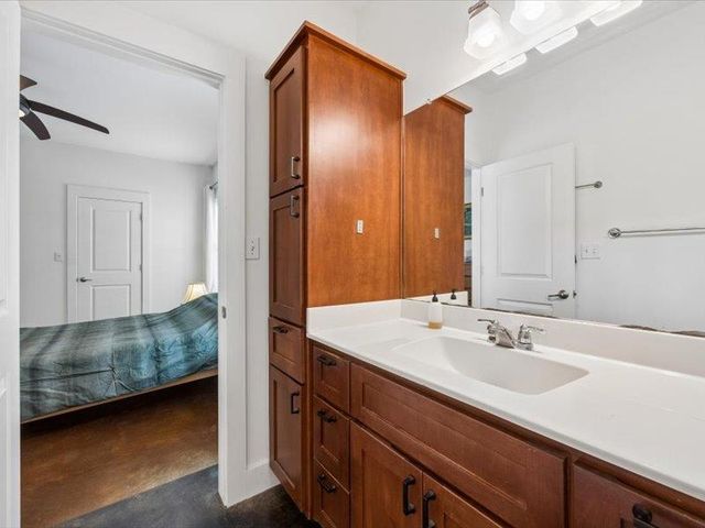 3211 Holton ST 3211B, Austin, TX 78702