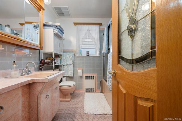 7714 Cypress Hills Street, Glendale, NY 11385