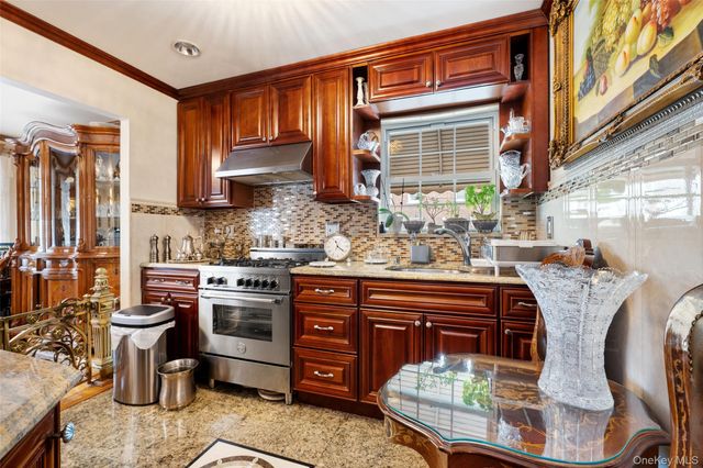 7714 Cypress Hills Street, Glendale, NY 11385