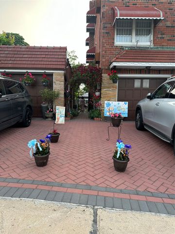 7714 Cypress Hills Street, Glendale, NY 11385