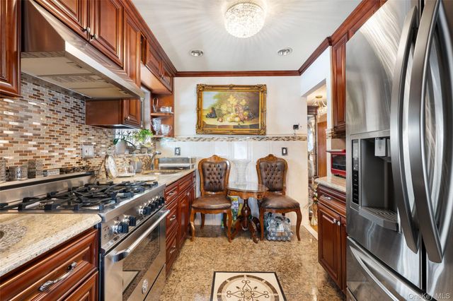 7714 Cypress Hills Street, Glendale, NY 11385