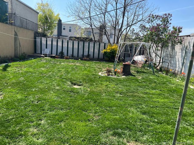 7714 Cypress Hills Street, Glendale, NY 11385