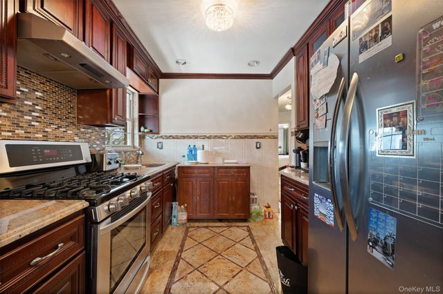 7714 Cypress Hills Street, Glendale, NY 11385