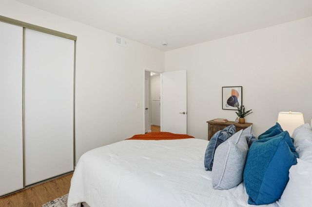 1400 Bowe Ave 902, Santa Clara, CA 95051