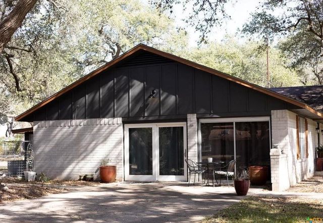 188 Cavalry Rd, Victoria, TX 77905