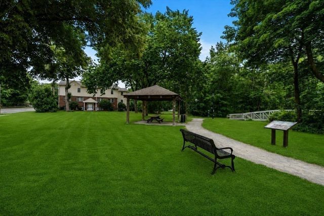 894 East Street 3, Walpole, MA 02081