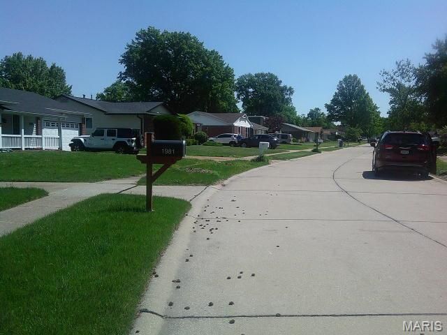 1972 Shoreham Drive, Florissant, MO 63033