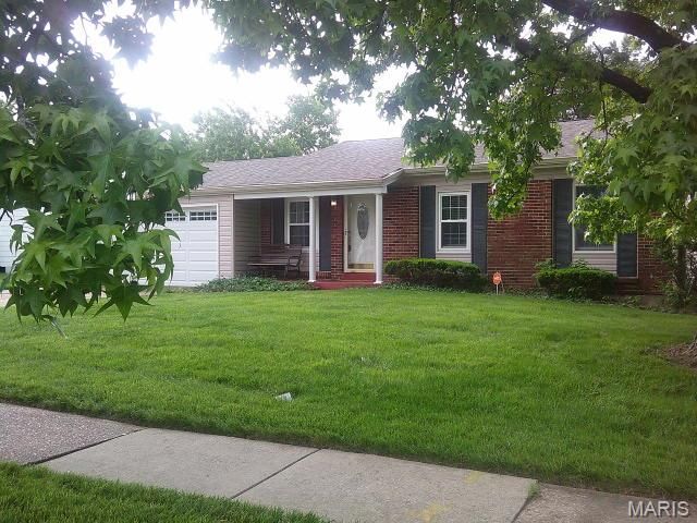 1972 Shoreham Drive, Florissant, MO 63033