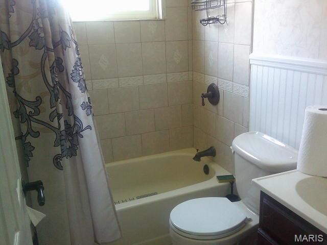 1972 Shoreham Drive, Florissant, MO 63033