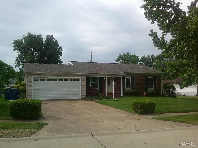 1972 Shoreham Drive, Florissant, MO 63033