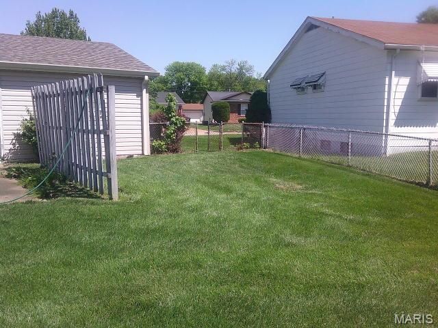 1972 Shoreham Drive, Florissant, MO 63033