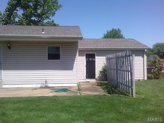 1972 Shoreham Drive, Florissant, MO 63033