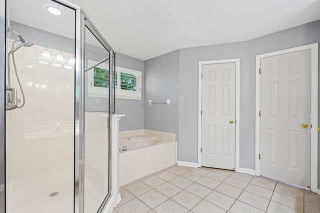 8217 THORNE DR, Bartlett, TN 38002