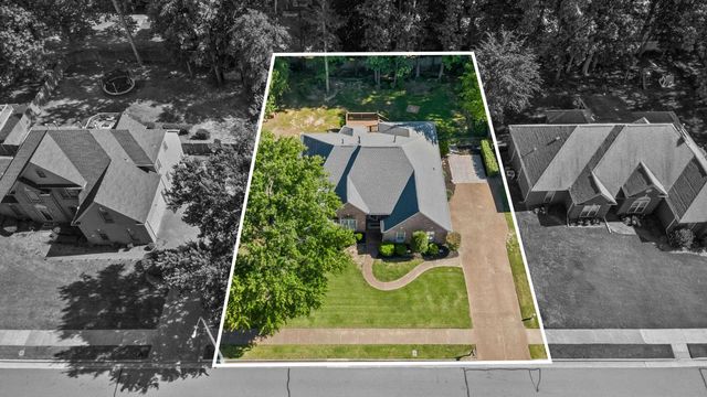8217 THORNE DR, Bartlett, TN 38002