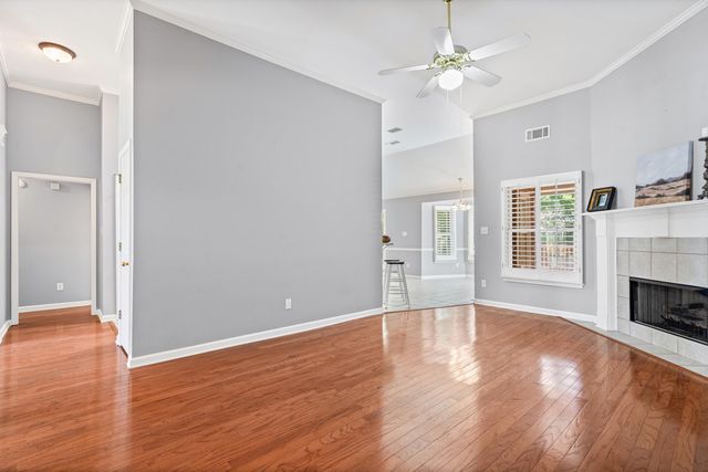 8217 THORNE DR, Bartlett, TN 38002