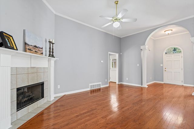 8217 THORNE DR, Bartlett, TN 38002