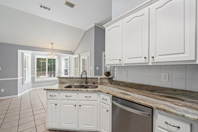 8217 THORNE DR, Bartlett, TN 38002