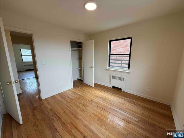 428 Northwood Way 1, Palisades Park, NJ 07650