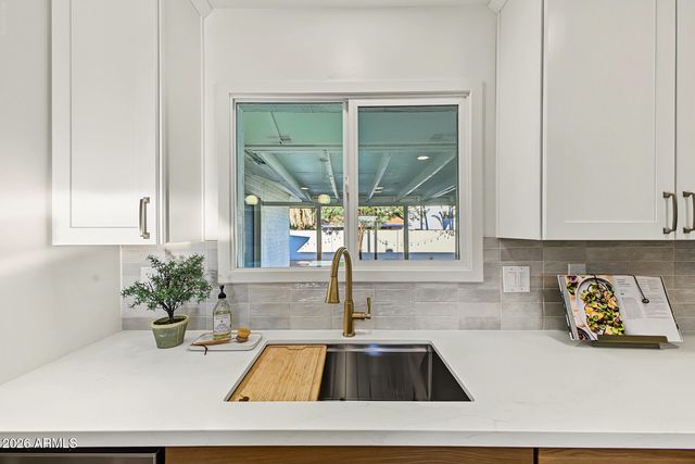 3527 S OAK Street, Tempe, AZ 85282