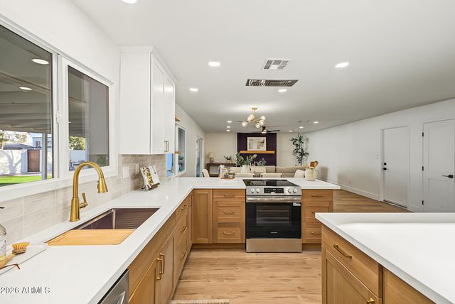 3527 S OAK Street, Tempe, AZ 85282