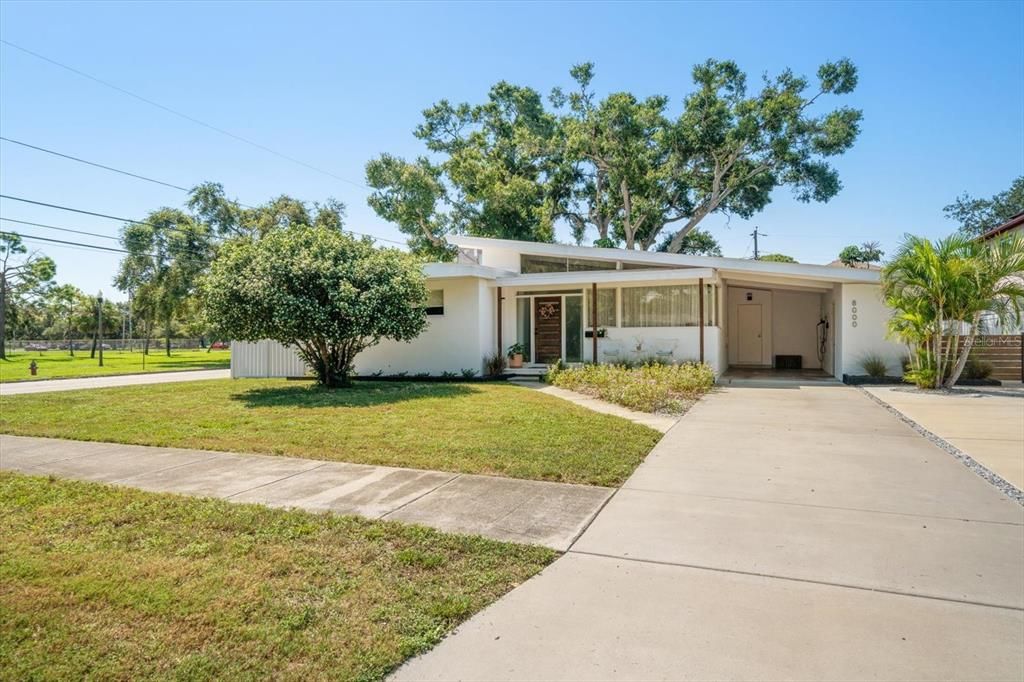 8000 31ST AVENUE N, St Petersburg, FL 33710