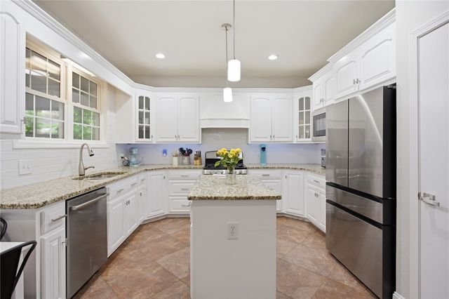 207 Devonhurst Drive, Seneca, SC 29678
