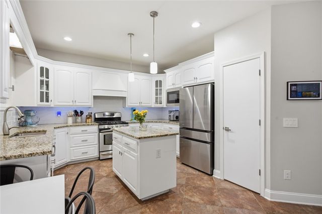 207 Devonhurst Drive, Seneca, SC 29678