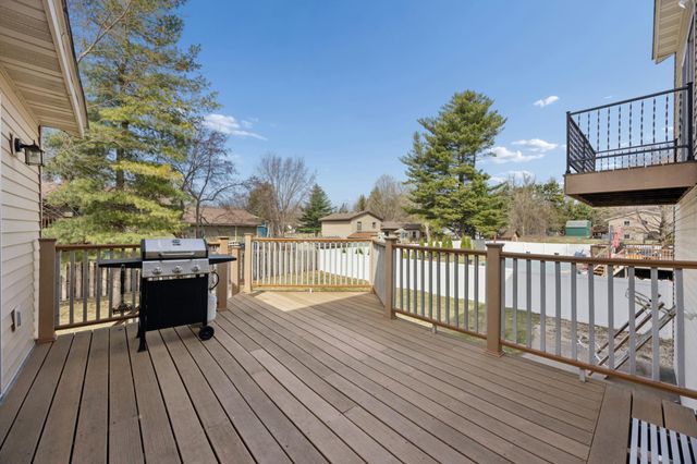 5335 Barry Lane, White Bear Lake, MN 55110