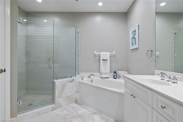 9520 Cypress Hammock CIR # 102, Estero, FL 34135