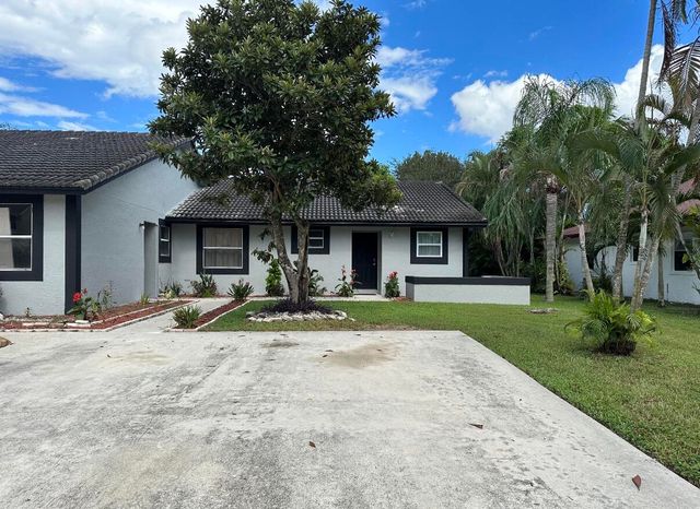 1392 Riverside Circle 1392, Wellington, FL 33414
