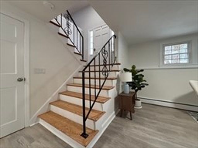 38 Juniper Lane, Holden, MA 01520