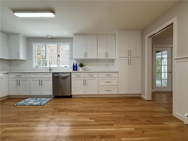 38 Juniper Lane, Holden, MA 01520